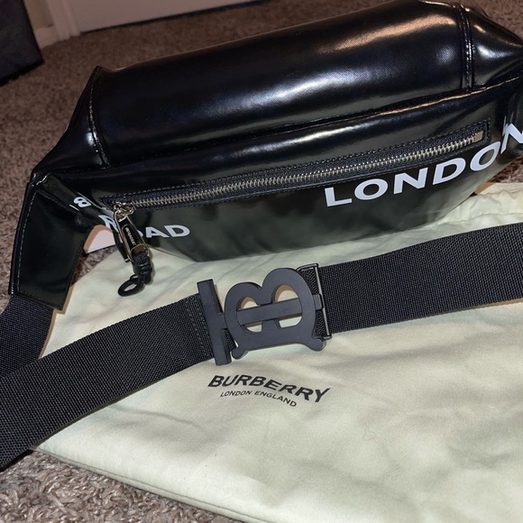 Burberry Fannypack - Picture 2 of 3
